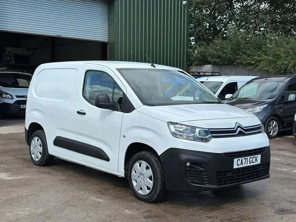 Used Citroën Berlingo 75 HP (55 kW) 2021 White MPV