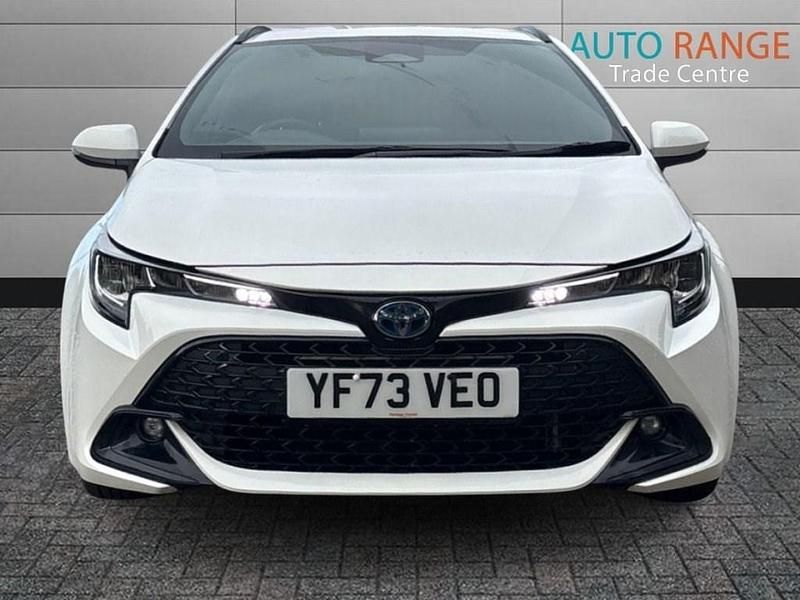 Used Toyota Corolla 140 HP (102 kW) 2023 White Van