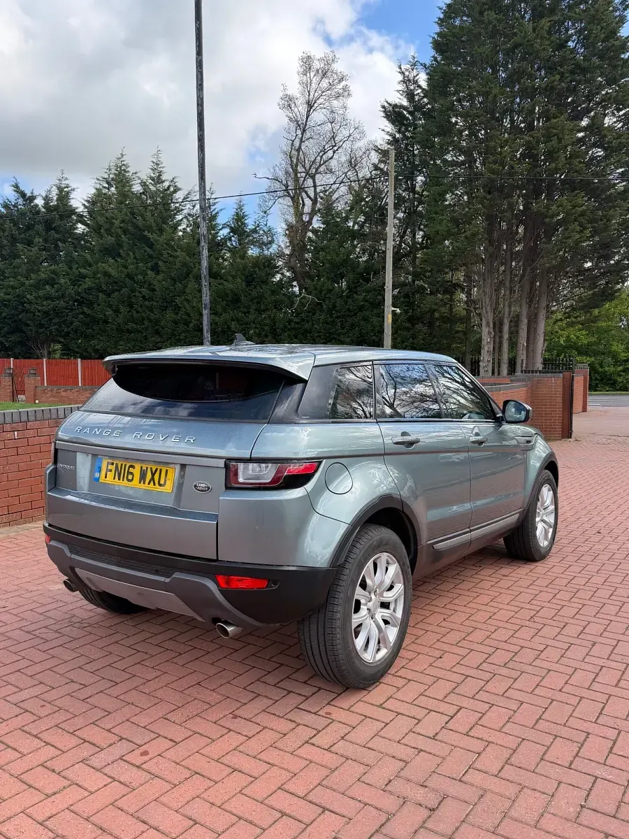 Used Land Rover Range Rover evoque SE 2016 Grey Estate