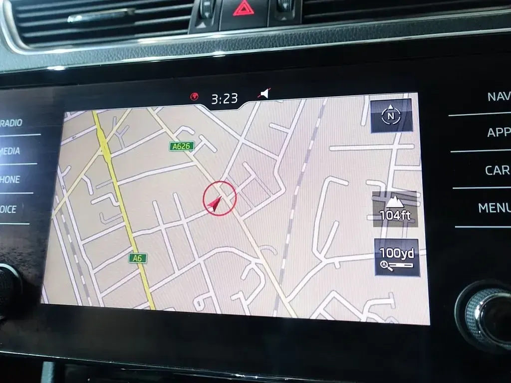 Usado Skoda Superb SE L 190 CV (139 kW) 2019 Negro Utilitario