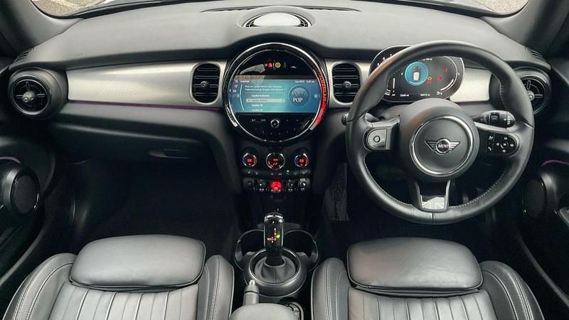 Usado Mini Cooper Exclusive 134 HP (98 kW) 2023 Preto Citadino