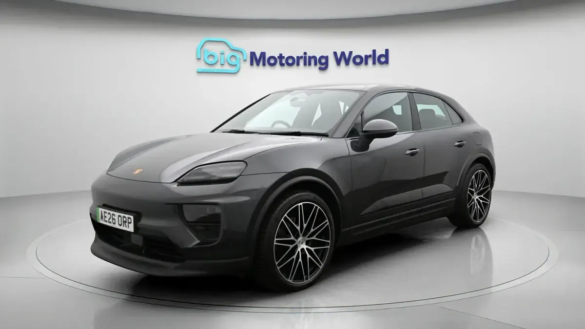 New Porsche Macan Performance Package 264 kW (360 HP) 2026 Grey SUV