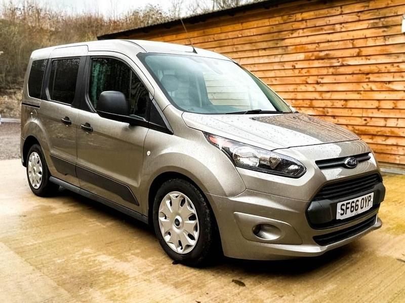 Used Ford Tourneo Connect Zetec 2016 Silver MPV