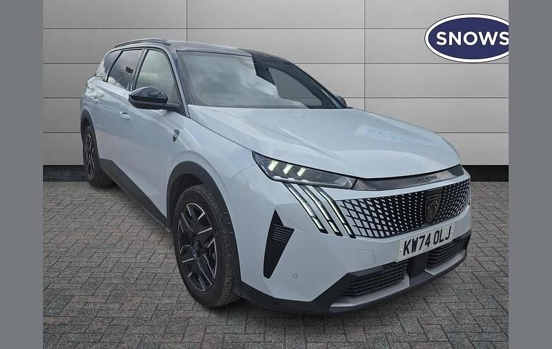 White Used 2024 Peugeot 5008 GTi MPV | £31,406 (Expensive) - Image 1/4