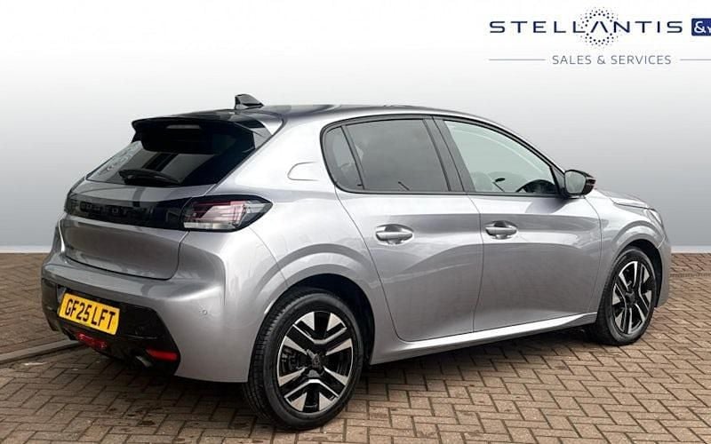 Used Peugeot 208 Allure 101 HP (74 kW) 2025 Hatchback