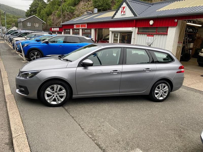 Second-hand Peugeot 308 Active Premium 2020 Gri Break