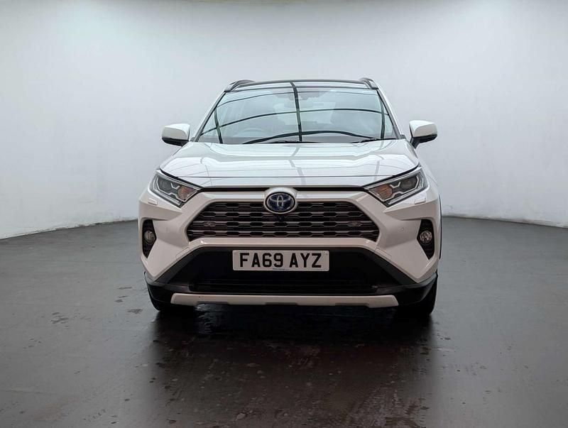Used Toyota RAV4 Hybrid 222 HP (163 kW) 2019 White SUV