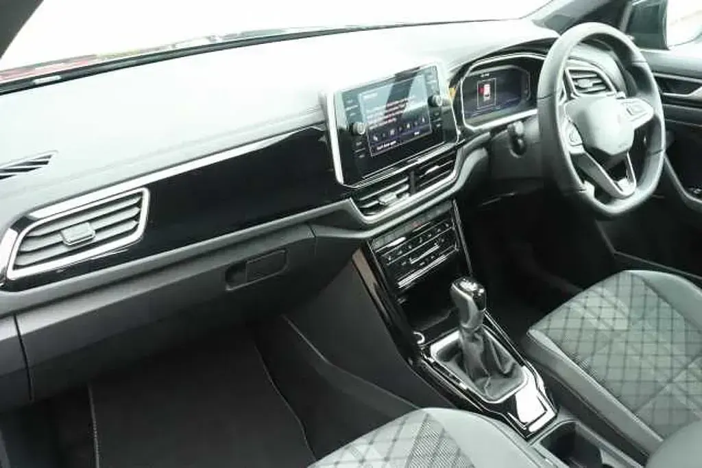 Used VW T-Roc R-line 150 HP (110 kW) 2025 Black SUV
