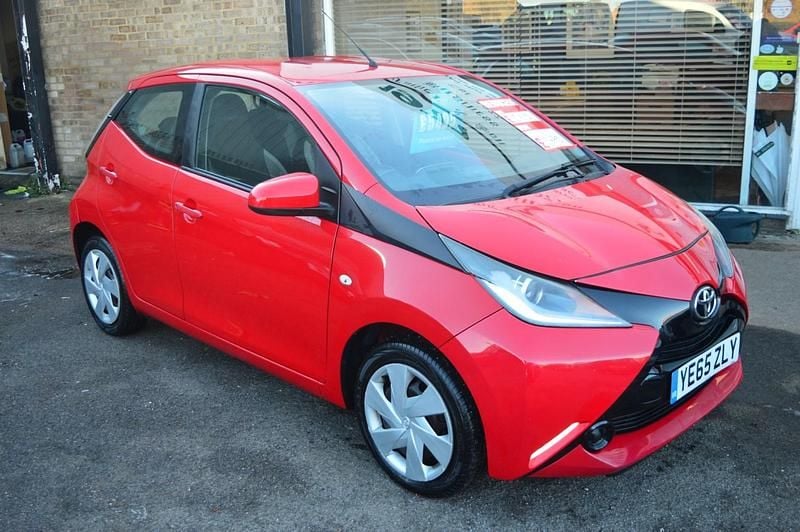 Red Used 2015 Toyota Aygo X-play Hatchback | £5,495 (Fair price) - Image 1/4