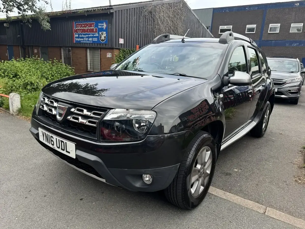 Used Dacia Duster Lauréate 110 HP (80 kW) 2016 Black SUV