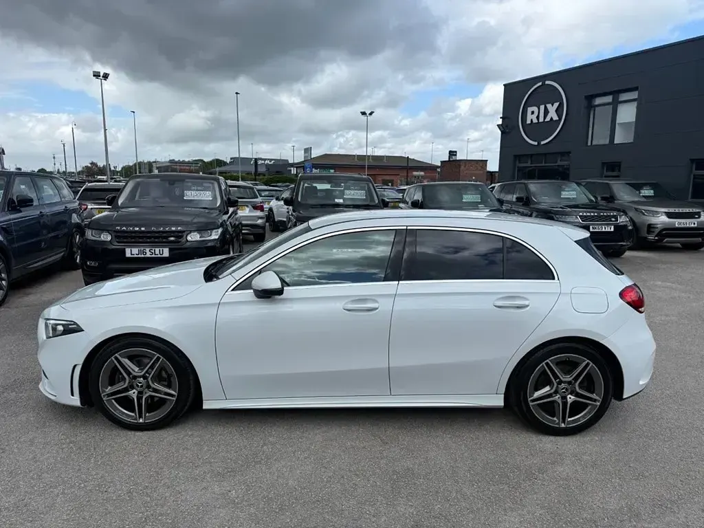Begagnad Mercedes A200 Executive 163 HK (119 kW) 2020 Grå Halvkombi