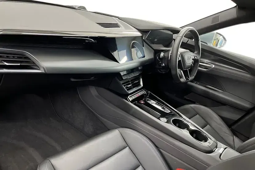 Used Audi e-tron GT quattro Design 389 kW (530 HP) 2023 Silver Sedan