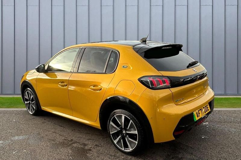 Used Peugeot e-208 GT 98 kW (134 HP) 2021 Yellow Hatchback