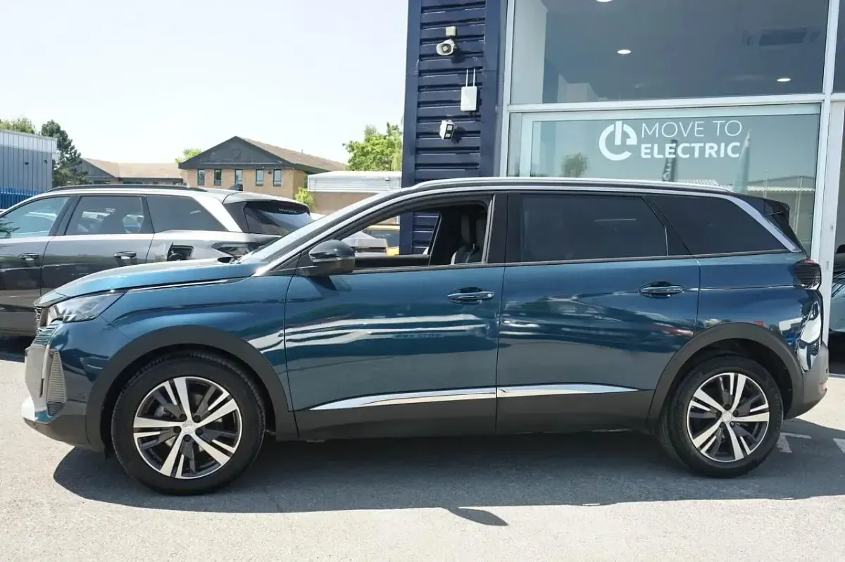 Used Peugeot 5008 Allure+ 130 HP (95 kW) 2023 Blue SUV
