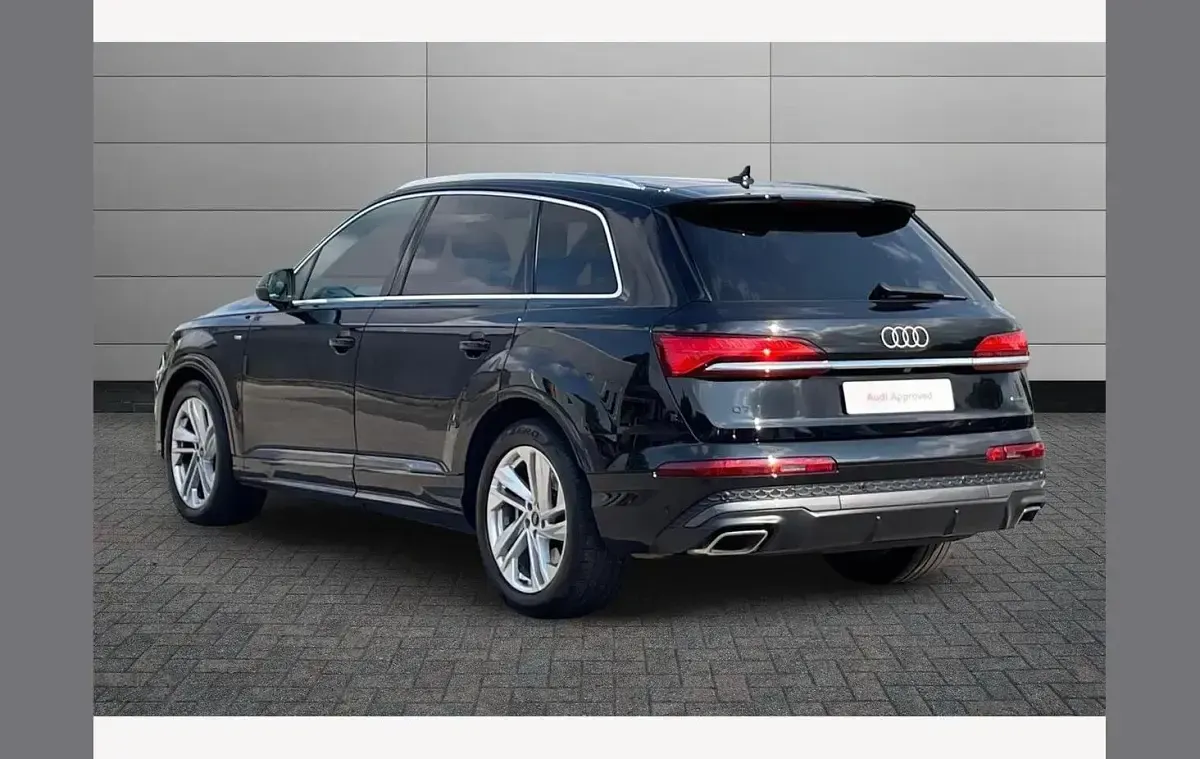 Used Audi Q7 S-Line 228 HP (167 kW) 2025 Mythos black SUV