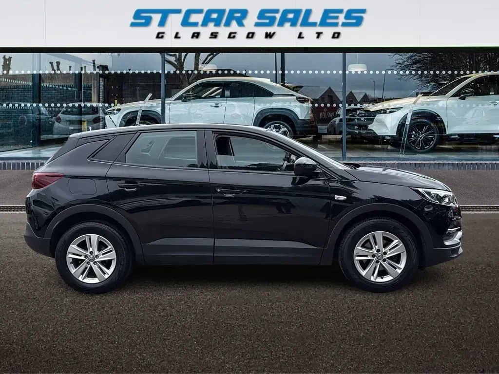 Used Vauxhall Grandland X S 130 HP (95 kW) 2019 Black SUV