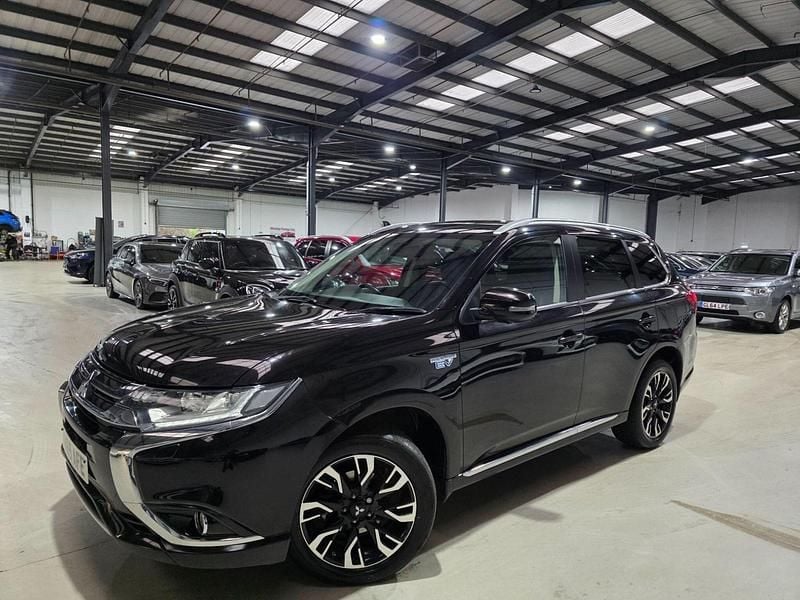 Black Used 2016 Mitsubishi Outlander P-HEV Estate | £6,980 (Fair price) - Image 1/4