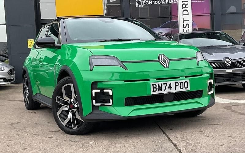 Used Renault 5 E-Tech Komfort 110 kW (150 HP) 2025 Hatchback