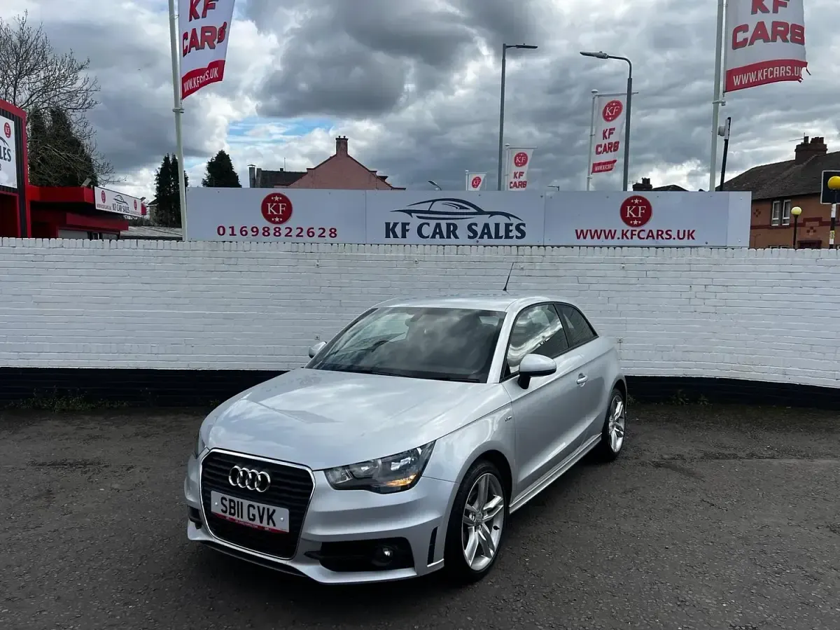 Used Audi A1 S-Line 122 HP (89 kW) 2011 Silver Hatchback