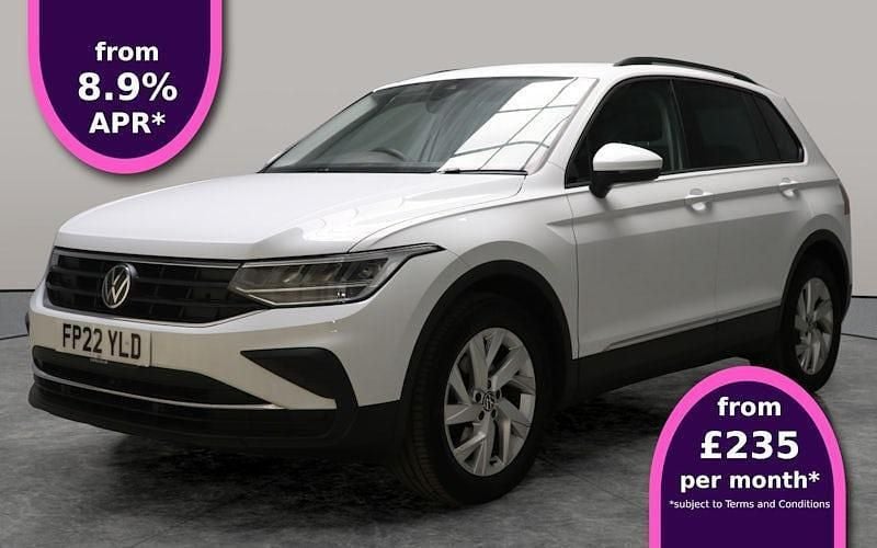 Used 2024 VW Tiguan Life SUV | £17,393 (Super price) - Image 1/3