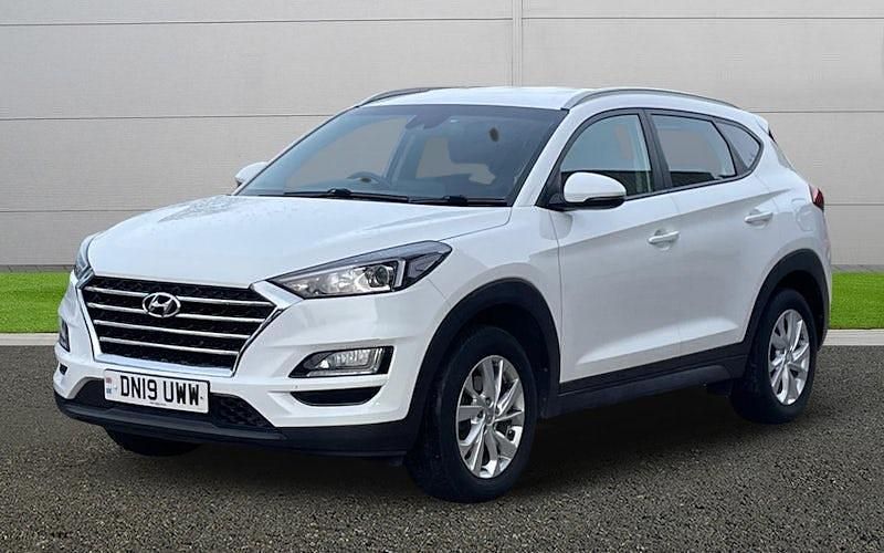 Used Hyundai Tucson SE 132 HP (97 kW) 2019 White SUV