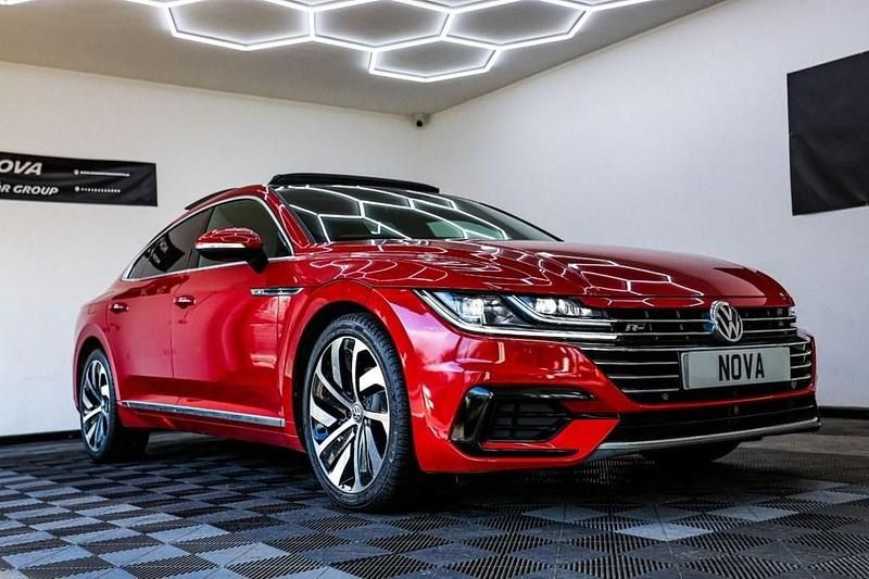 Used VW Arteon R-line 150 HP (110 kW) 2018 Red Hatchback