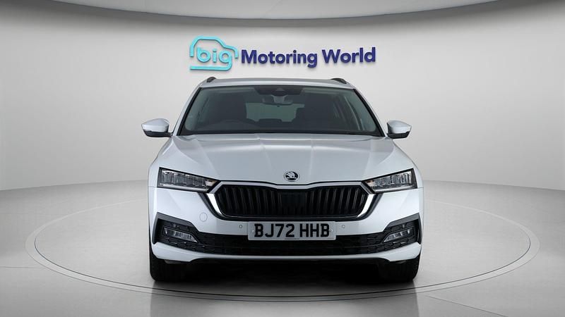 Used Skoda Octavia SE Technology 110 HP (80 kW) 2022 White Estate