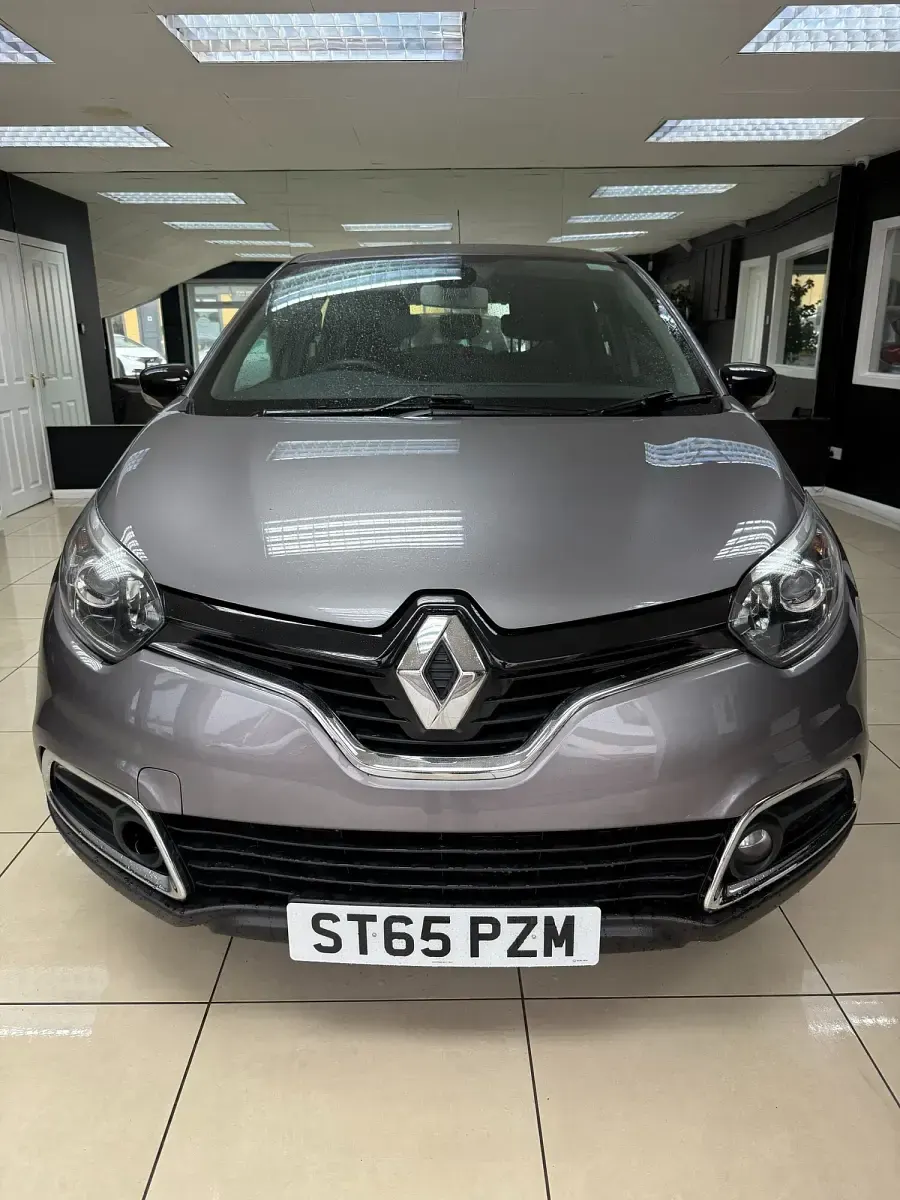 Used Renault Captur Dynamique 90 HP (66 kW) 2015 Grey SUV