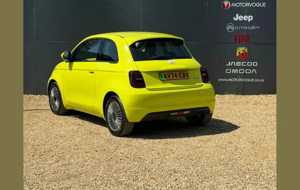 Used Fiat 500e 86 kW (118 HP) 2024 Green Hatchback