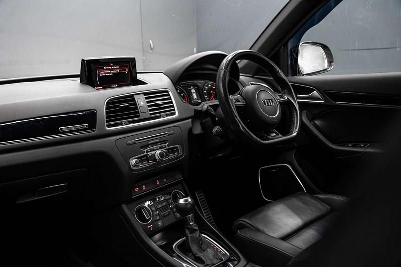 Begagnad Audi Q3 Black Edition 180 HK (132 kW) 2017 Vit SUV