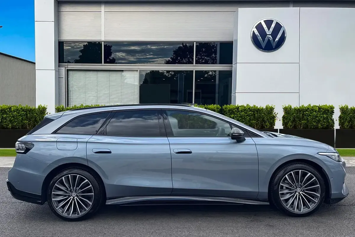 New VW ID.7 Pro 210 kW (286 HP) 2026 Blue Estate