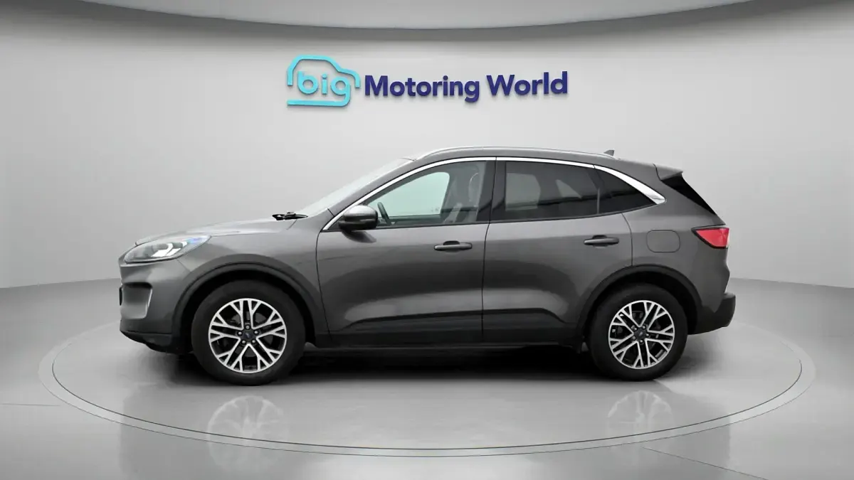 Used Ford Kuga Titanium 150 HP (110 kW) 2023 Grey SUV
