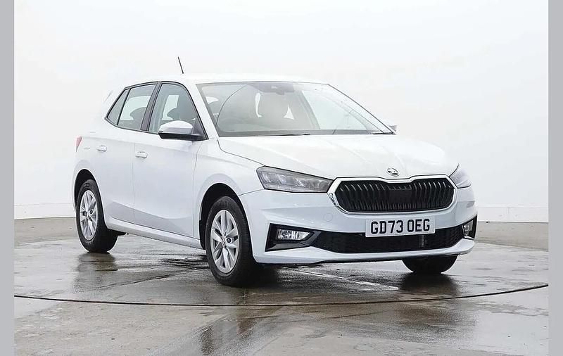 Moon white metallic Used 2024 Skoda Fabia Comfort Hatchback | £15,500 (Fair price) - Image 1/4