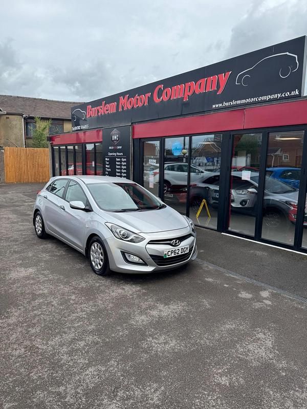 Silver Used 2012 Hyundai i30 Classic Hatchback | £2,900 (A bit pricey) - Image 1/4