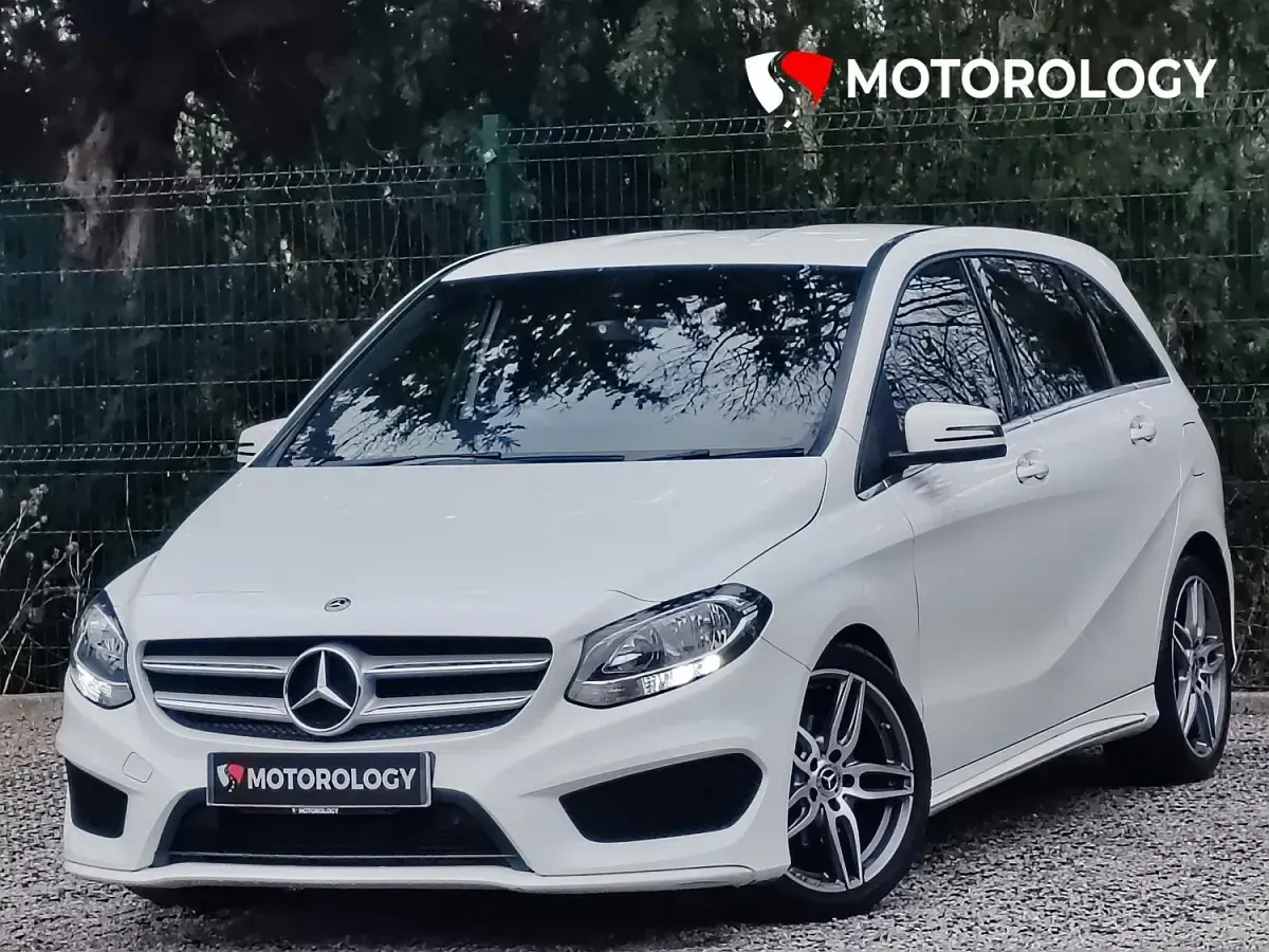 Used Mercedes B180 AMG line 109 HP (80 kW) 2018 White Hatchback