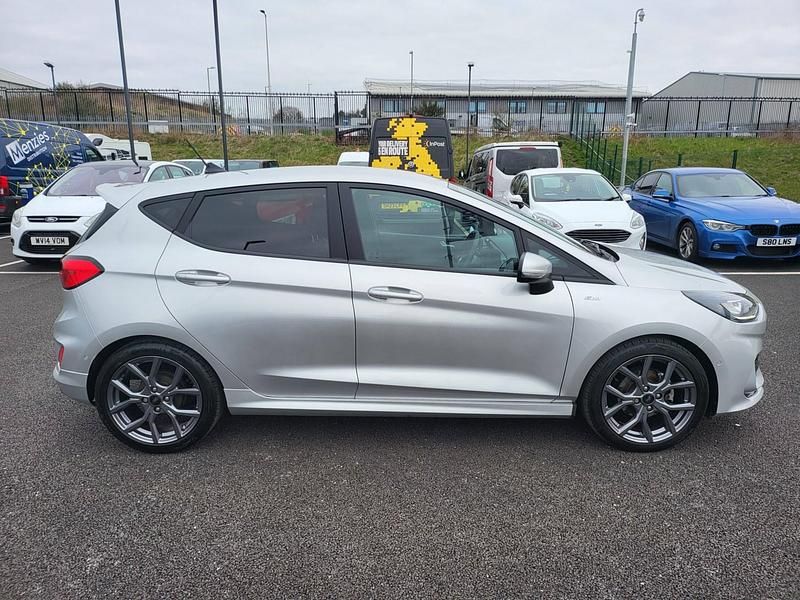 Usado Ford Fiesta ST-Line 100 CV (73 kW) 2022 Plateado Utilitario