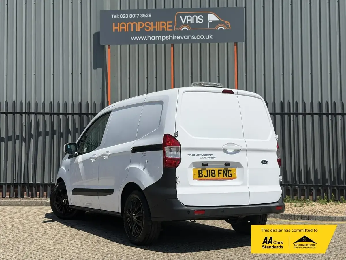 Used Ford Transit Courier Trend 75 HP (55 kW) 2018 White Van
