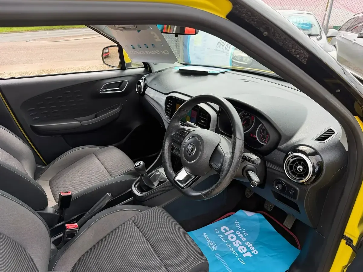 Used MG MG3 Excite 106 HP (77 kW) 2019 Yellow Hatchback