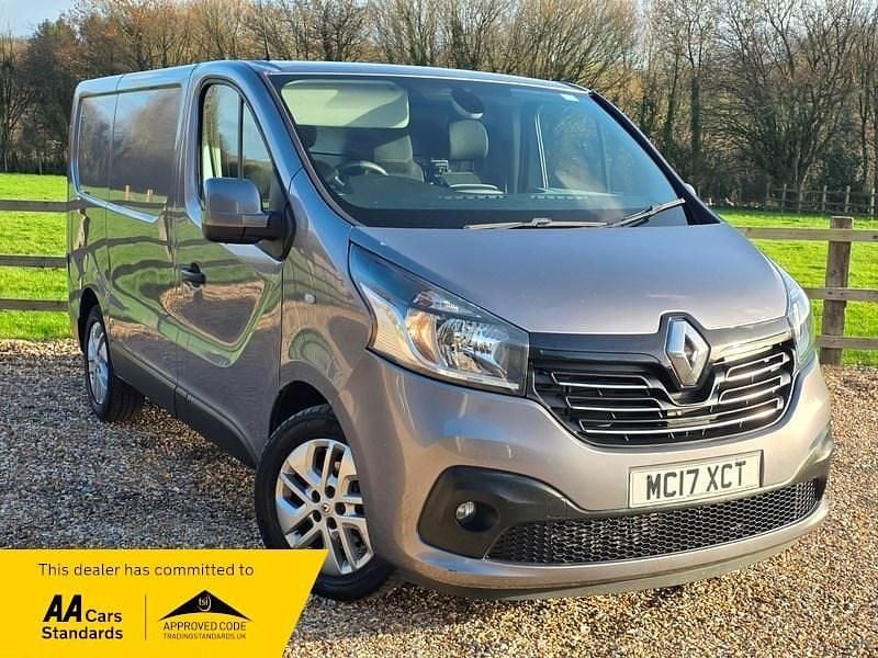 Grey Used 2017 Renault Trafic MPV | £7,999 (Good price) - Image 1/4