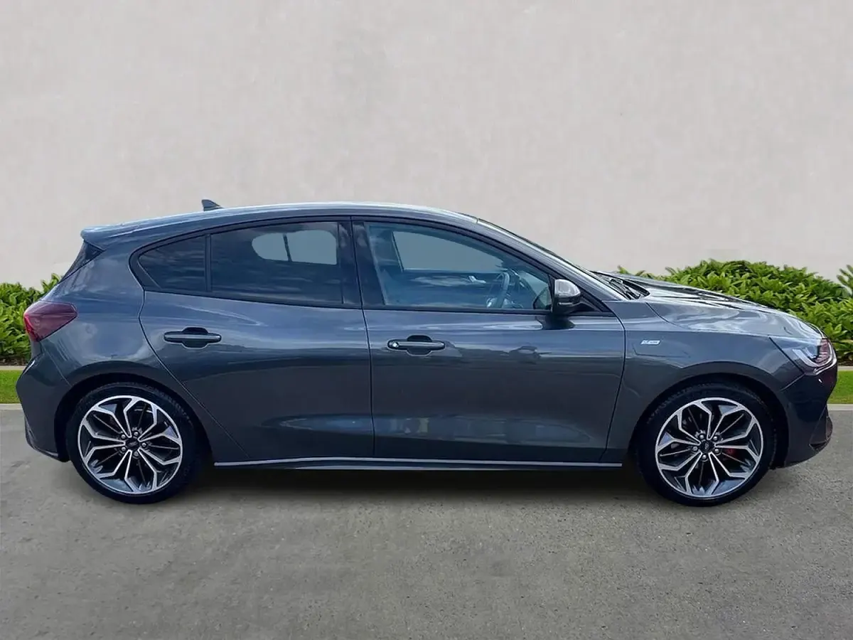 New Ford Focus ST-Line X 155 HP (114 kW) 2025 Grey Hatchback