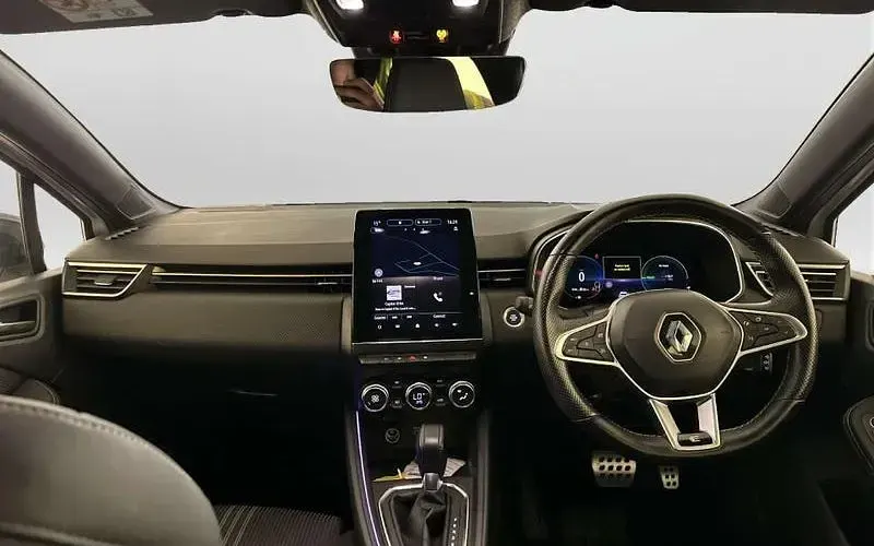 Używany Renault Clio V Engineered 145 KM (106 kW) 2023 Biały Hatchback