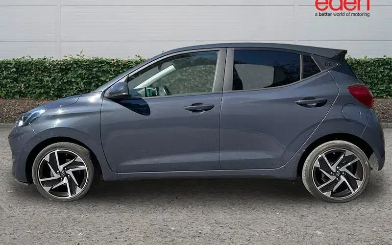 Used Hyundai i10 Premium 67 HP (49 kW) 2023 Hatchback