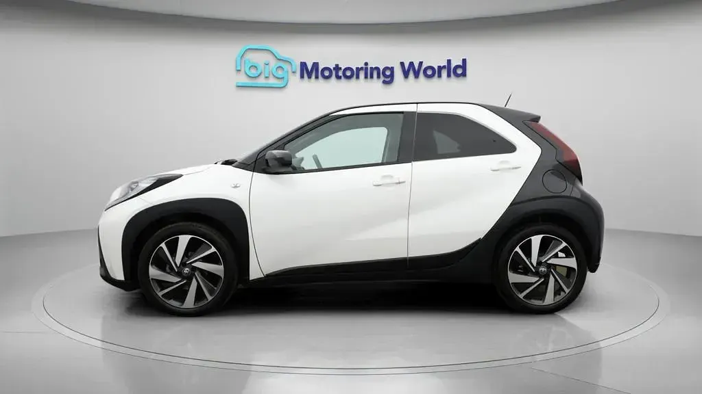 Used Toyota Aygo X 72 HP (52 kW) 2024 White SUV