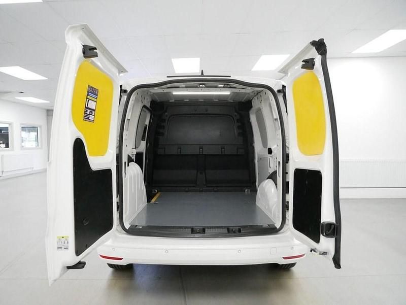 Usado VW Caddy Pro 102 HP (75 kW) 2022 Branco Monovolume