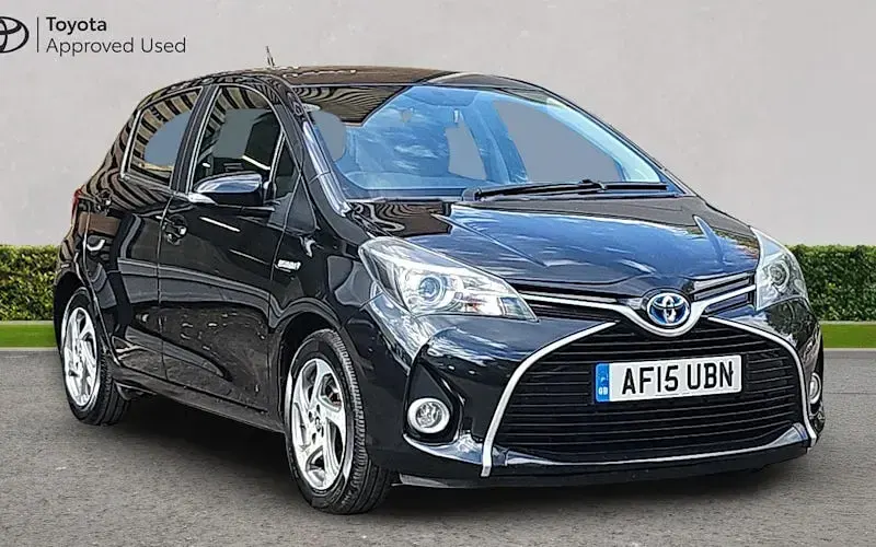 Used Toyota Yaris 101 HP (74 kW) 2015 Hatchback