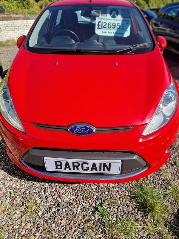 Red Used 2012 Ford Fiesta Zetec Hatchback | £2,500 (Good price) - Image 1/4
