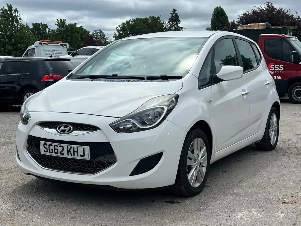 Used Hyundai ix20 Active 125 HP (91 kW) 2012 White Hatchback