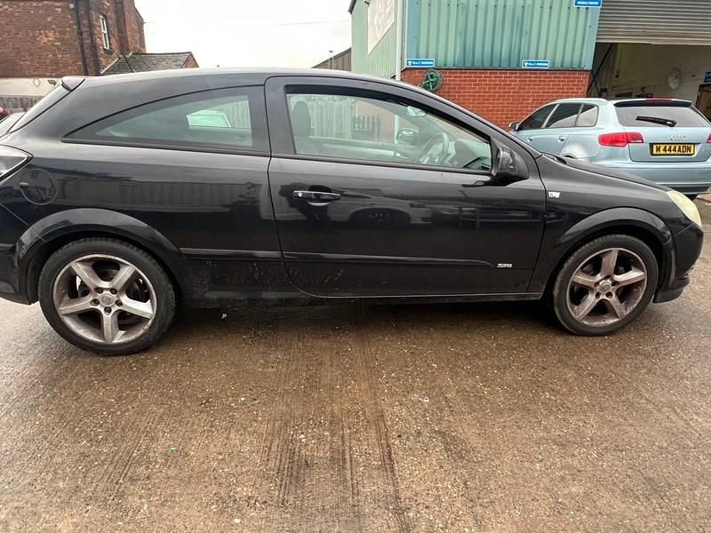 Used Vauxhall Astra Sport 2005 Black Hatchback