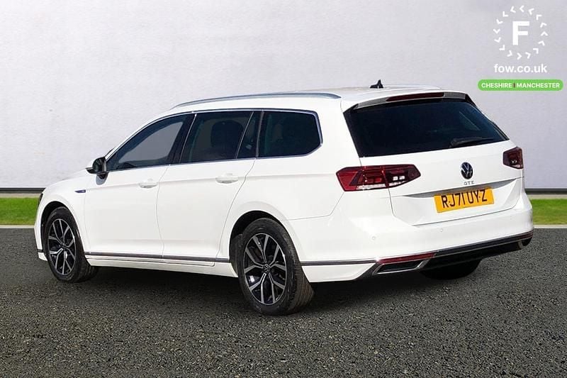 Used VW Passat GTE 218 HP (160 kW) 2021 White Estate