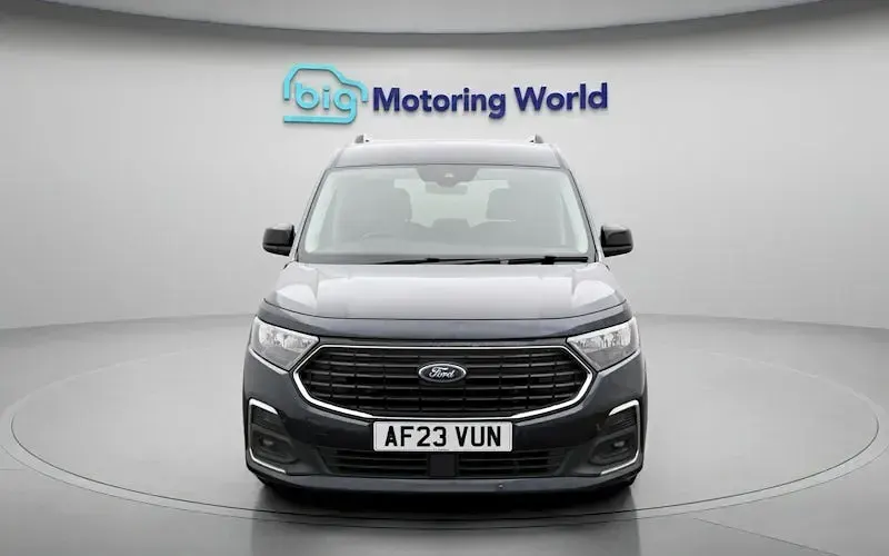 Usado Ford Tourneo Titanium 122 CV (89 kW) 2026 Familiar